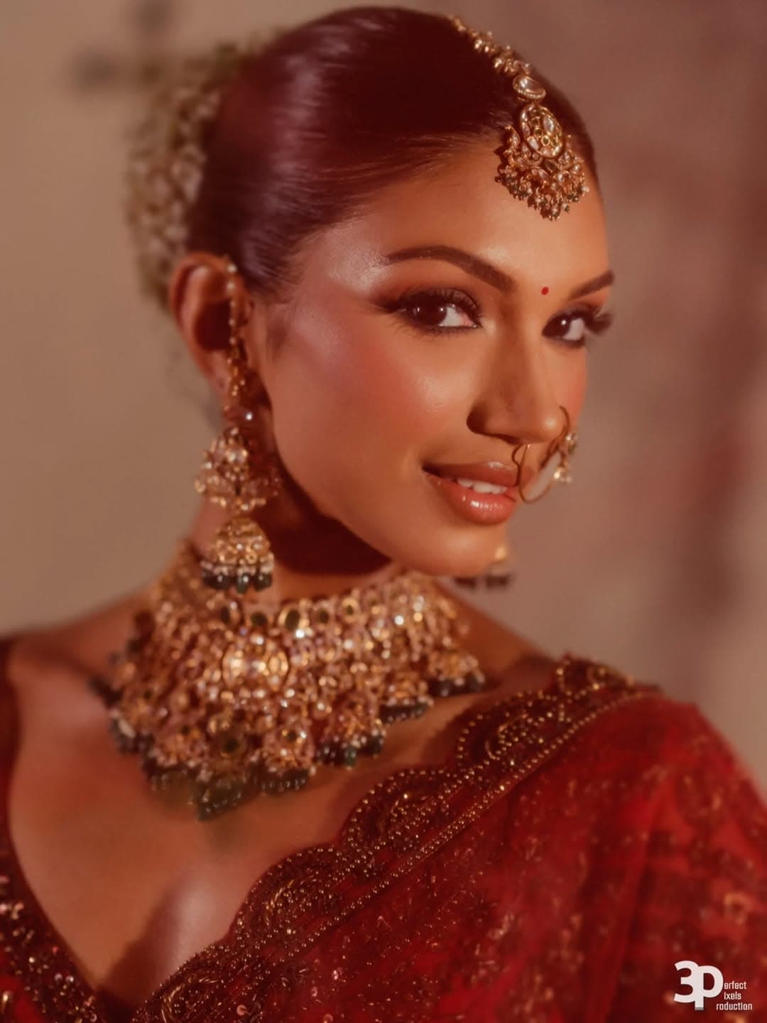 Bridal portrait — wedding detail